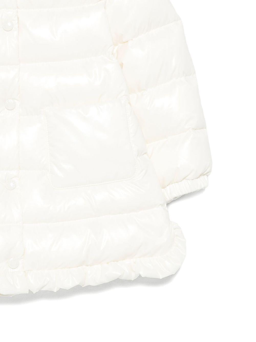 Parka per neonata Moncler Enfant bianco con ruches K29511C00003597Z8 034 MONCLER ENFANT 