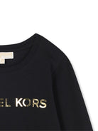 T-shirt per bambina Michael Kors Kids nero con logo sul davanti R30488 09B MICHAEL KORS KIDS 