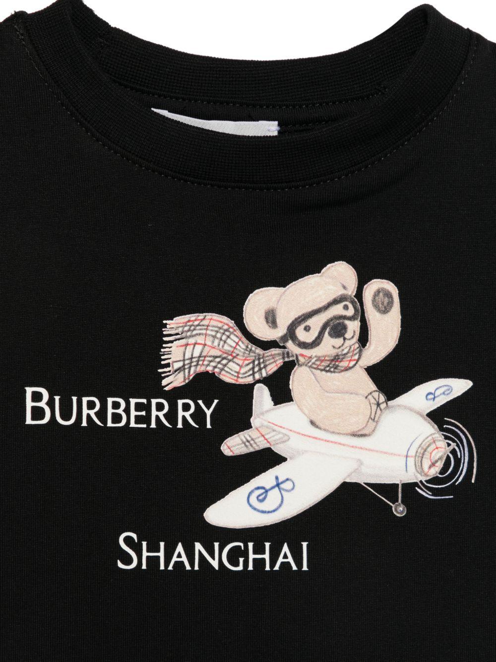 T-shirt per neonati Burberry Kids nera con stampa grafica Shanghai Bear 8129769 A1189 BURBERRY KIDS 
