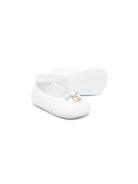 Ballerine per neonata Dolce & Gabbana Kids bianche con placca logo DK0065 AB793 80001 DOLCE & GABBANA KIDS 