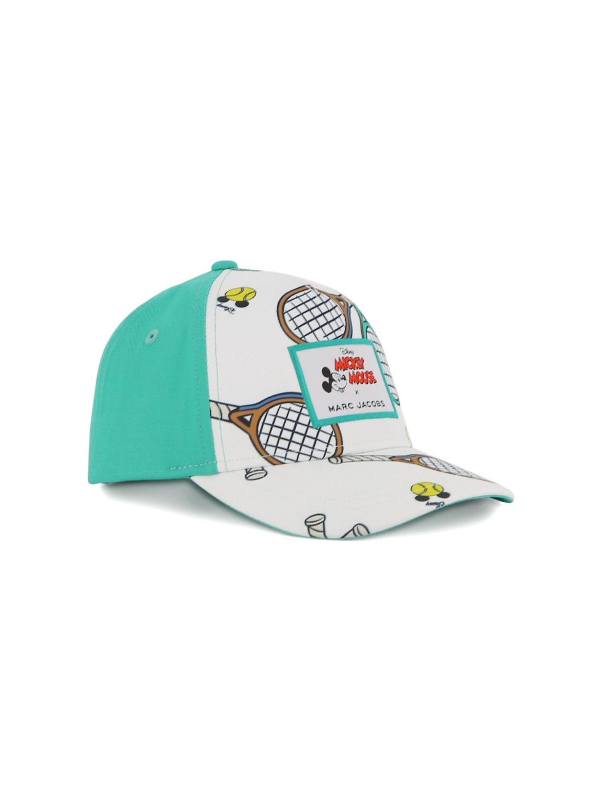 Cappello per bambino The Marc Jacobs x Mickey Mouse verde con stampa racchette da tennis W60842 73D THE MARC JACOBS KIDS 