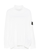 Maglione per bambino Stone Island Junior bianco a collo alto con logo e toppa K2S165100017S0C04 V0099 STONE ISLAND JUNIOR 
