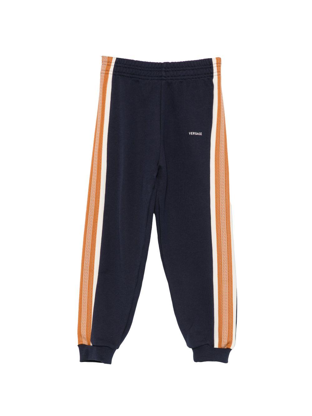 Pantaloni sportivi per bambino Versace Kids blu con bande laterali con motivo Greca 10249321A18120 6UG70 VERSACE KIDS 