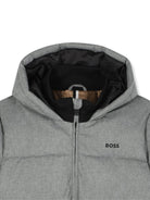 Piumino per bambino Boss Kidswear grigio con cappuccio e stampa con logo sul petto J52394 A46 BOSS KIDS 