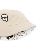 Cappello da pescatore per bambino Karl Lagerfeld Kids beige reversibile con toppa e logo Z31206 211 KARL LAGERFELD KIDS 