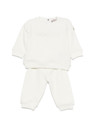 Tuta per neonato Moncler Enfant bianco con logo ricamato K29518M0000289A23 034 MONCLER ENFANT 