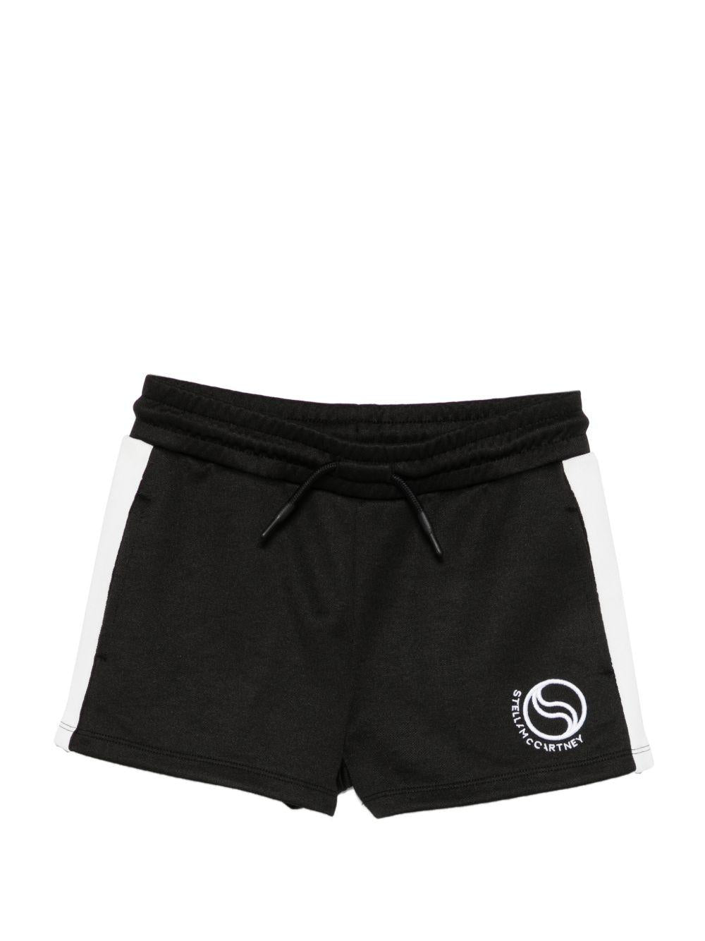 Shorts per bambina Stella McCartney Kids neri con logo sul davanti TY6D19 Z3498 930 STELLA McCARTNEY KIDS 