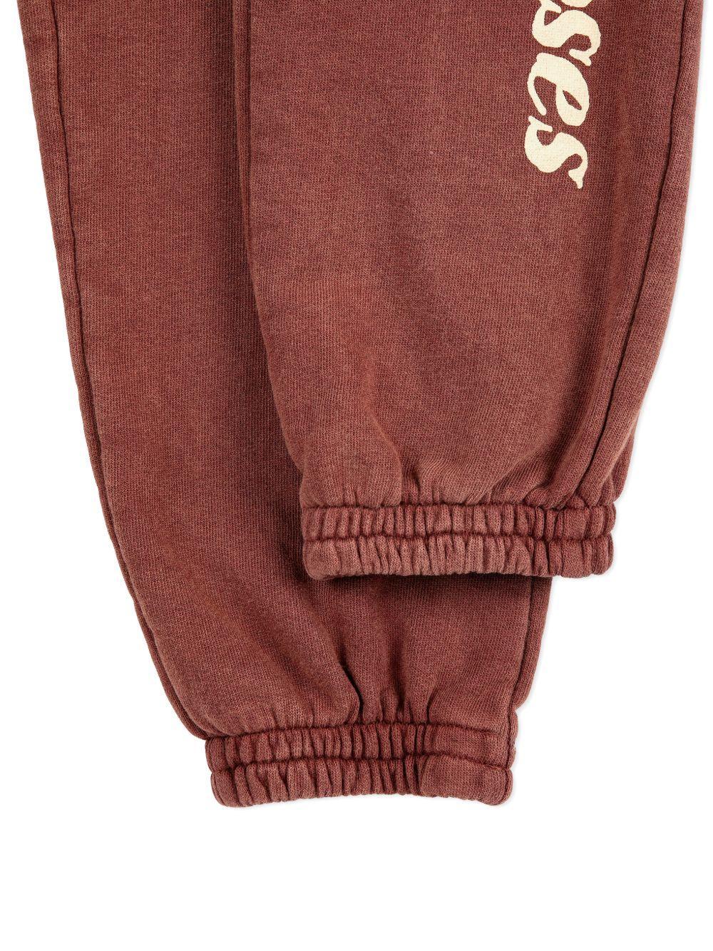 Pantaloni sportivi per bambino Bobo Choses marrone con logo sul davanti B126AC084 211 BOBO CHOSES KIDS 