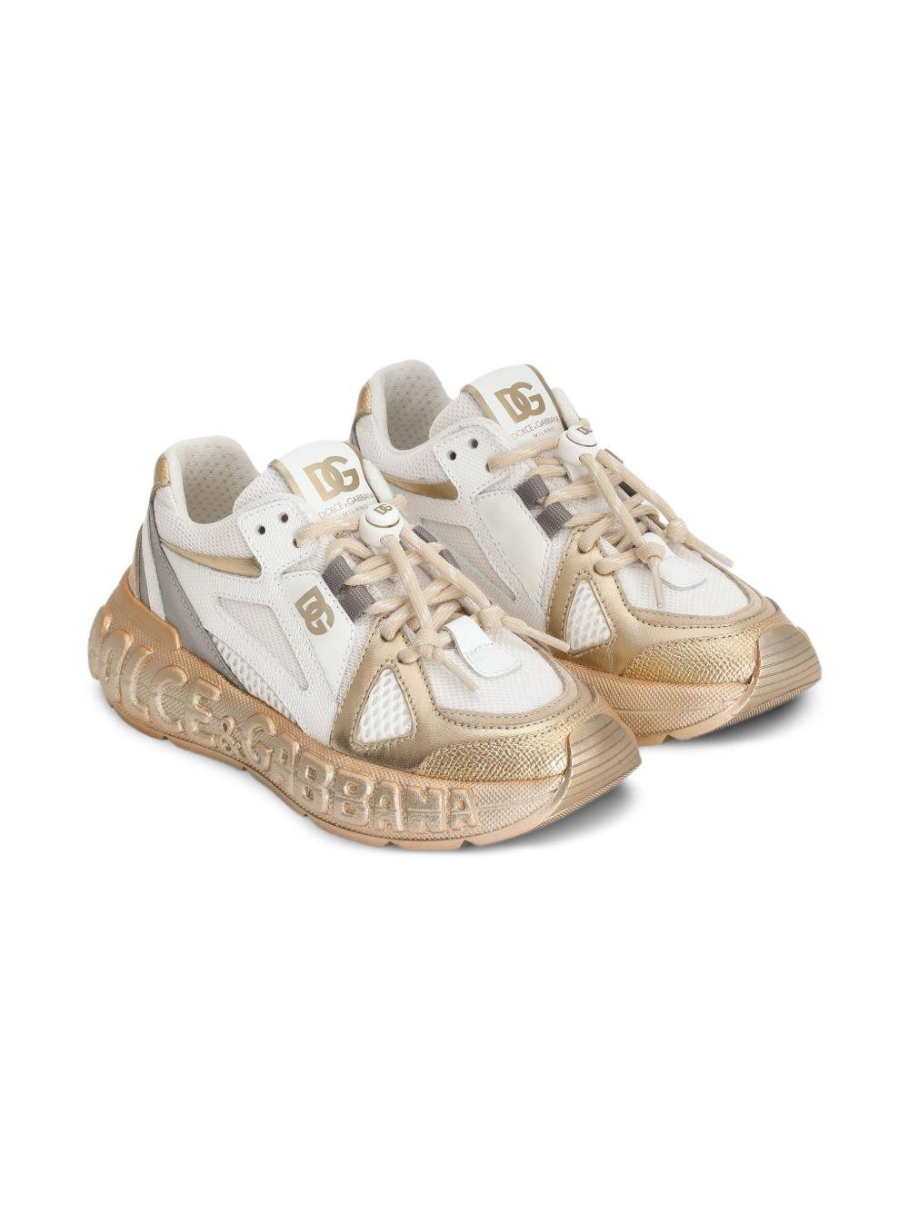 Sneakers per bambini Dolce & Gabbana Kids oro con dettaglio logo D11371 AX075 89662 DOLCE & GABBANA KIDS 