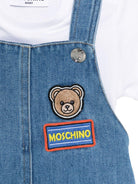 Set t-shirt e salopette per neonati Moschino Kids multicolore con toppa con logo sul davanti MUG01RL0E34 40646 MOSCHINO KIDS 