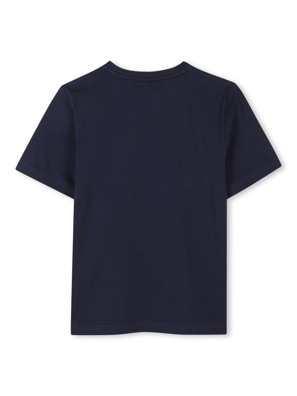 T-shirt con stampa per bambino BOSS Kidswear blu con mini targhetta logo J52050 849 BOSS KIDS 