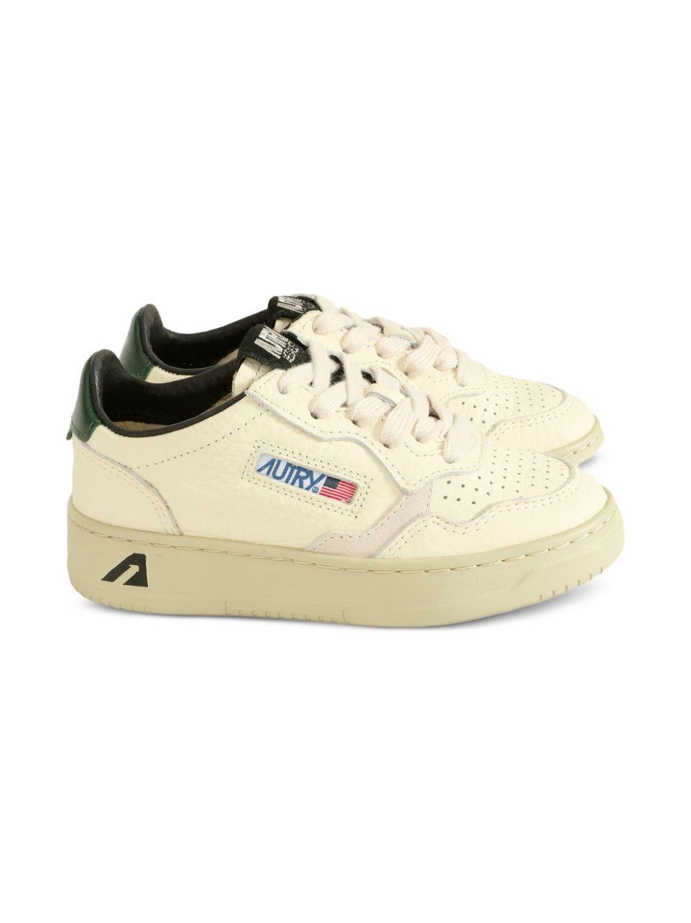 Sneakers per bambini Autry Kids bianco in pelle traforata Medalist KULK NU07 AuTRY KIDS 