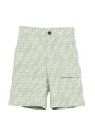 Cargo corti per bambino Fendi Kids verde con logo all-over JMF576 AVW1 F1DS6 FENDI KIDS 