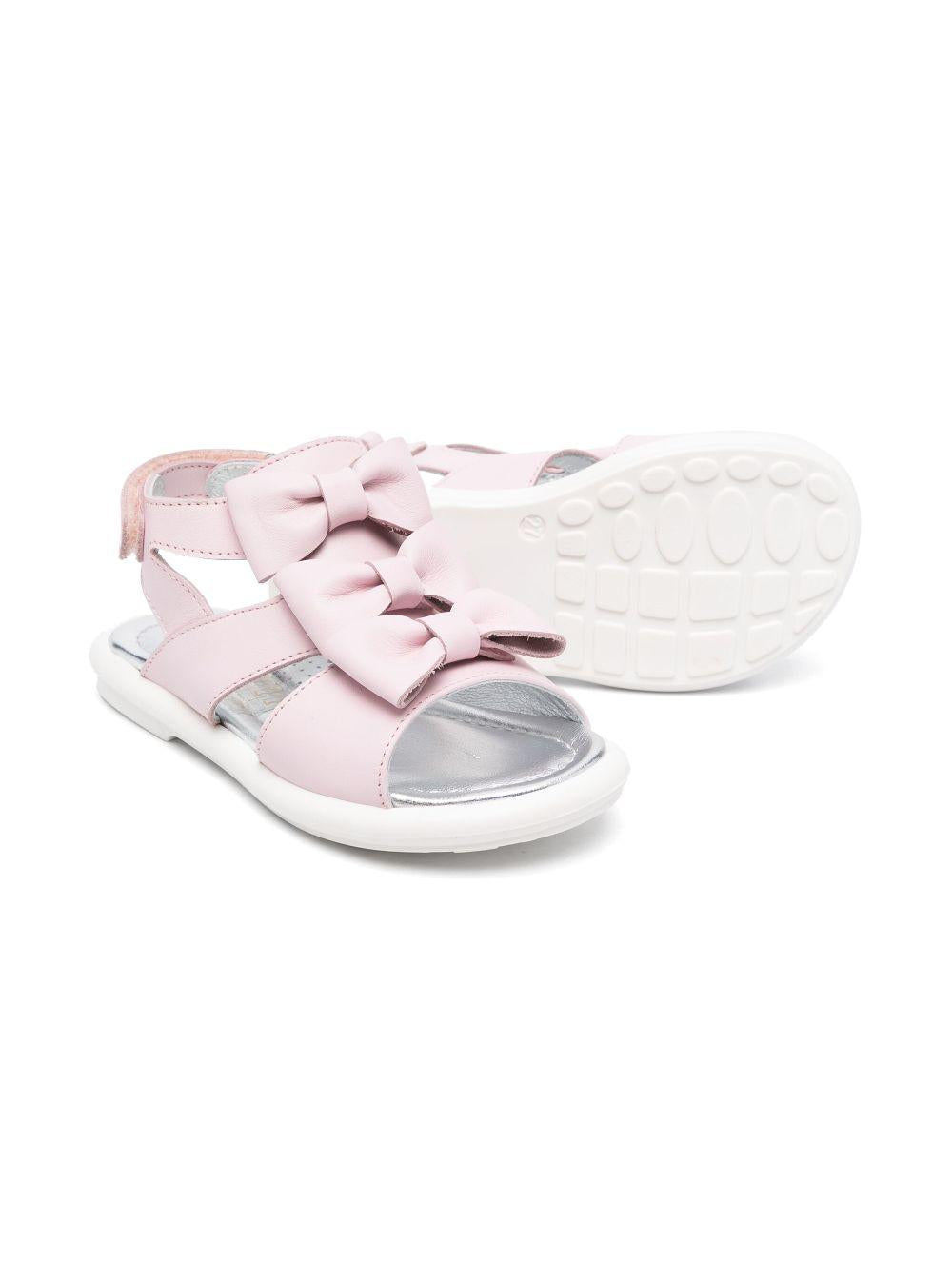 Sandali in pelle verniciata per bambina Monnalisa rosa con fiocco 83E015 5743 0090 MONNALISA 
