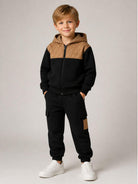 Pantaloni sportivi per bambino Fendi Kids neri con applicazione logo JUF171 5V0 F0GME FENDI KIDS 
