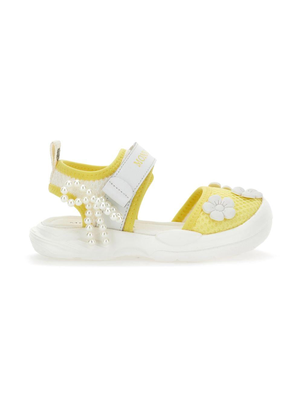 Sandali per bambina Monnalisa gialli con applicazione con fiori 8CG005 7703 9914 MONNALISA KIDS 