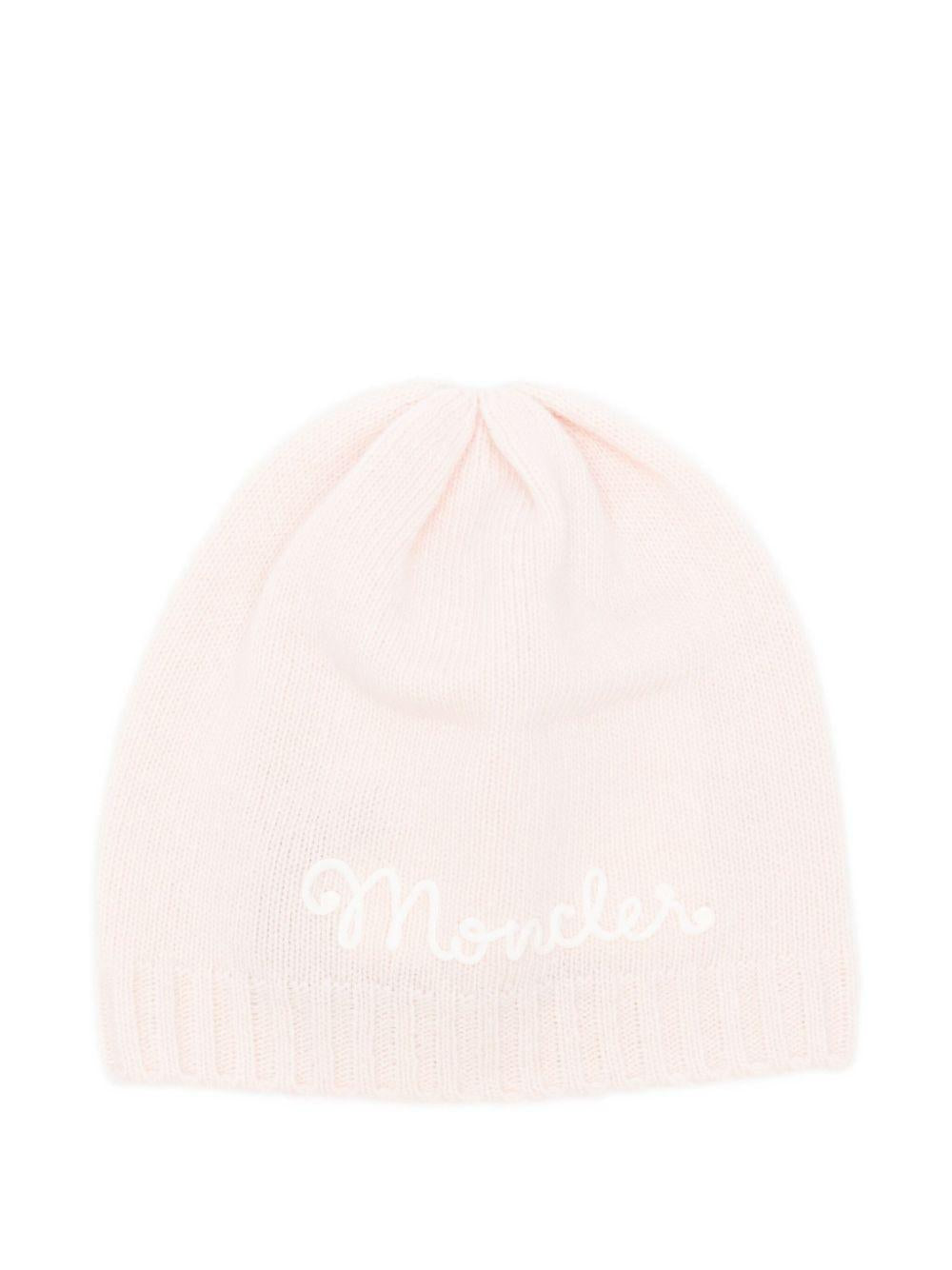 Berretto per neonata Moncler Enfant rosa con logo ricamato K29513B00014M4281 506 MONCLER ENFANT 