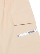 Shorts cargo per bambino Moschino Kids beige con dettaglio logo HUQ02ILLA14 20829 MOSCHINO KIDS 