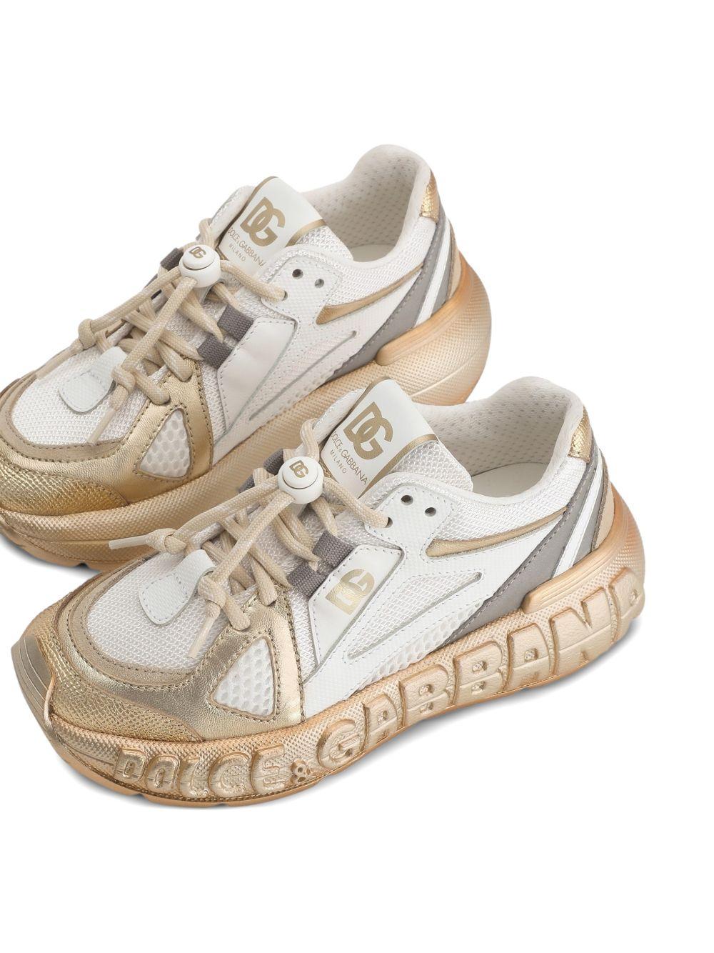 Sneakers per bambini Dolce & Gabbana Kids oro con dettaglio logo D11371 AX075 89662 DOLCE & GABBANA KIDS 