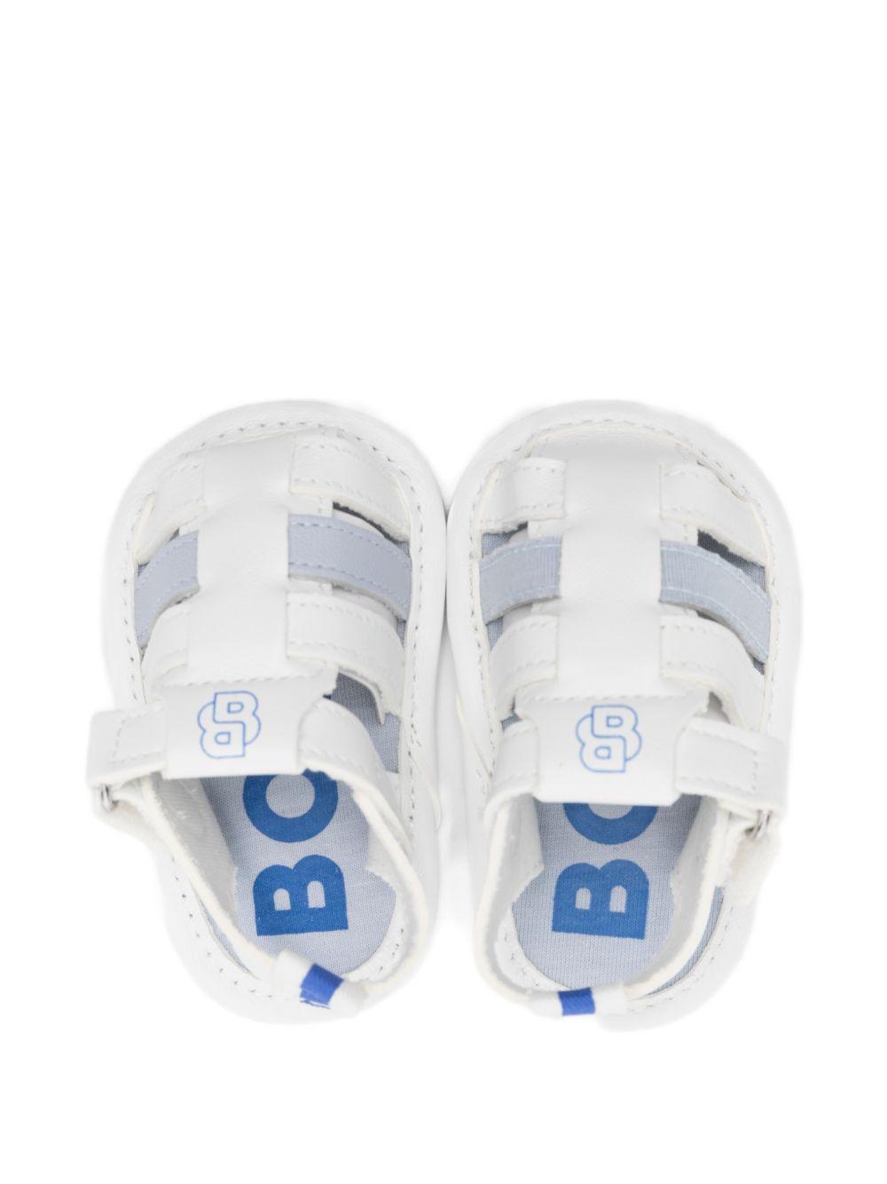 Sandali per neonato Boss Kids bianchi con stampa logo J52834 813 BOSS KIDS 