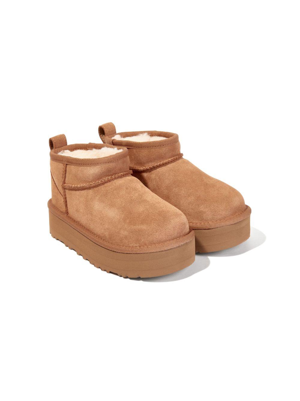 Stivali per bambina UGG Kids Classic Mini Platform marrone cammello 1157791K CHE UGG KIDS 