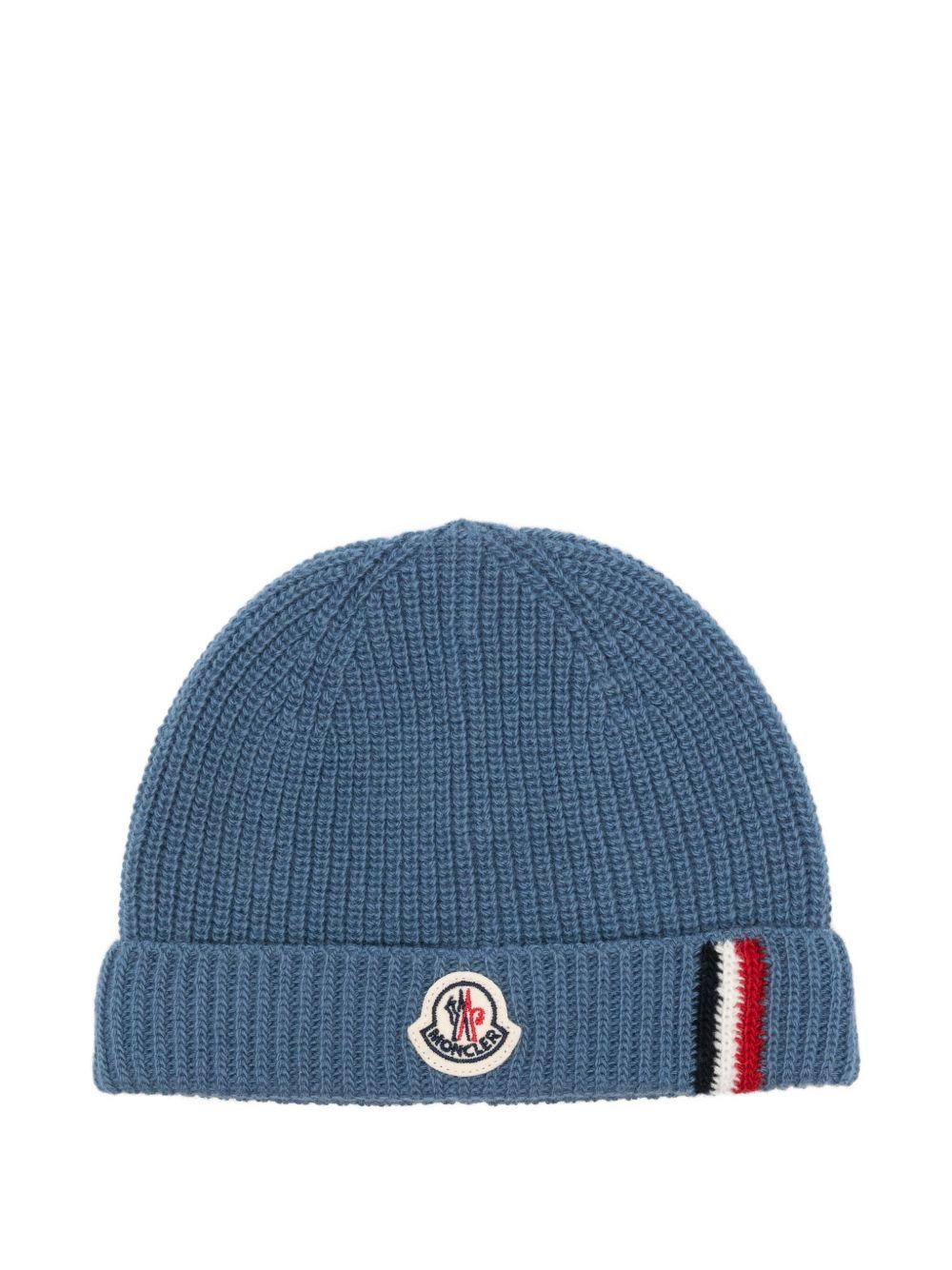 Berretto per neonati Moncler Enfant blu con lavorazione in maglia a coste K29513B00013M1241 71G MONCLER KIDS 