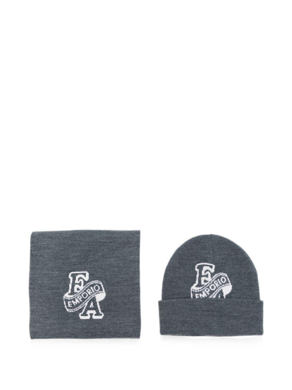 Sciarpa e berrretto per bambino Emporio Armani Kids grigio con logo intarsiato EB001678 AF27314 O8035 EMPORIO ARMANI KIDS 