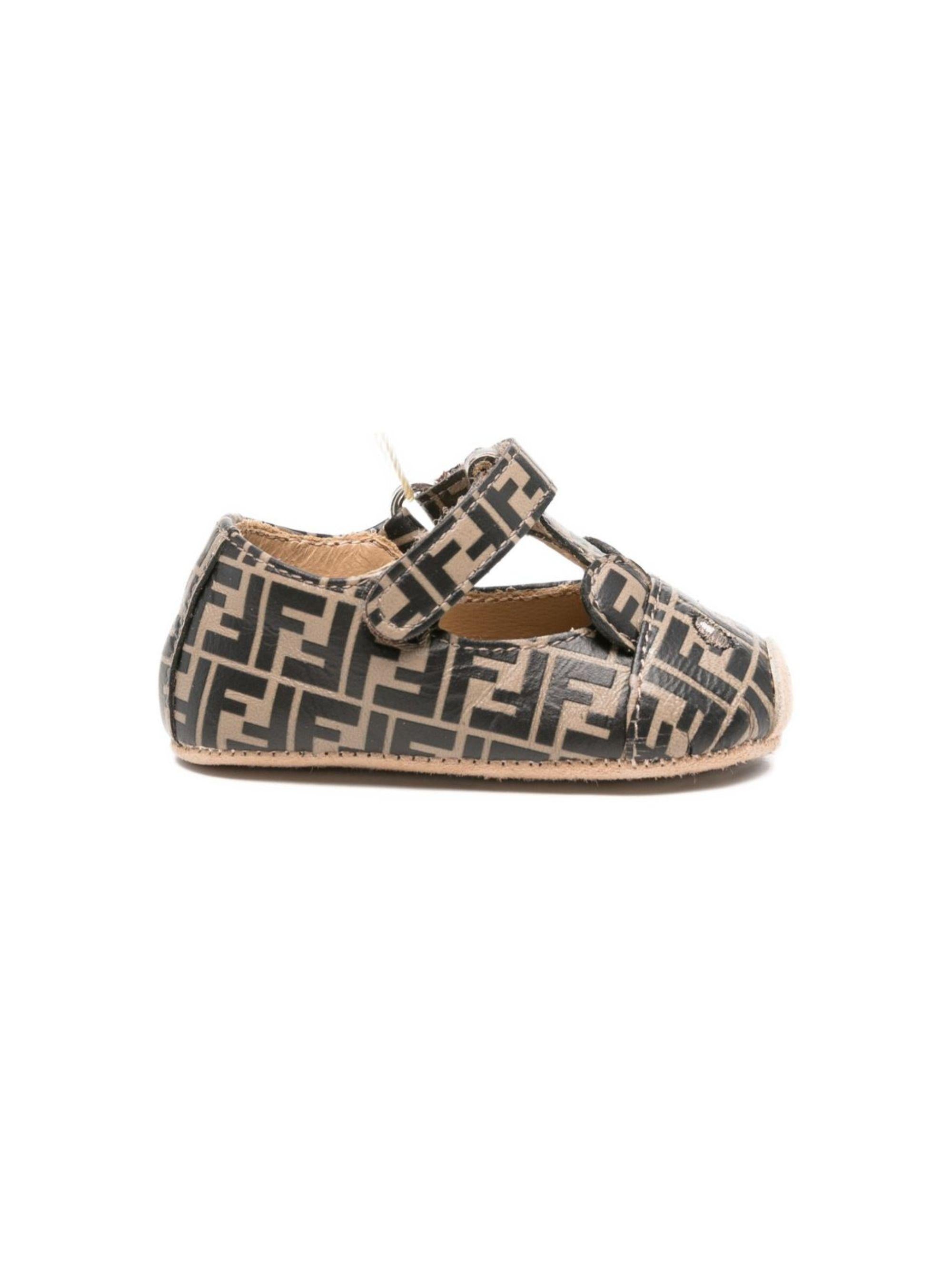 Scarpine primi passi per neonati Fendi Kids marrone con stampa logo FF all-over BUR574 AWKB F0HDP FENDI KIDS 