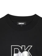T-shirt per bambina DKNY Kids nera con logo D62417 09B DKNY 