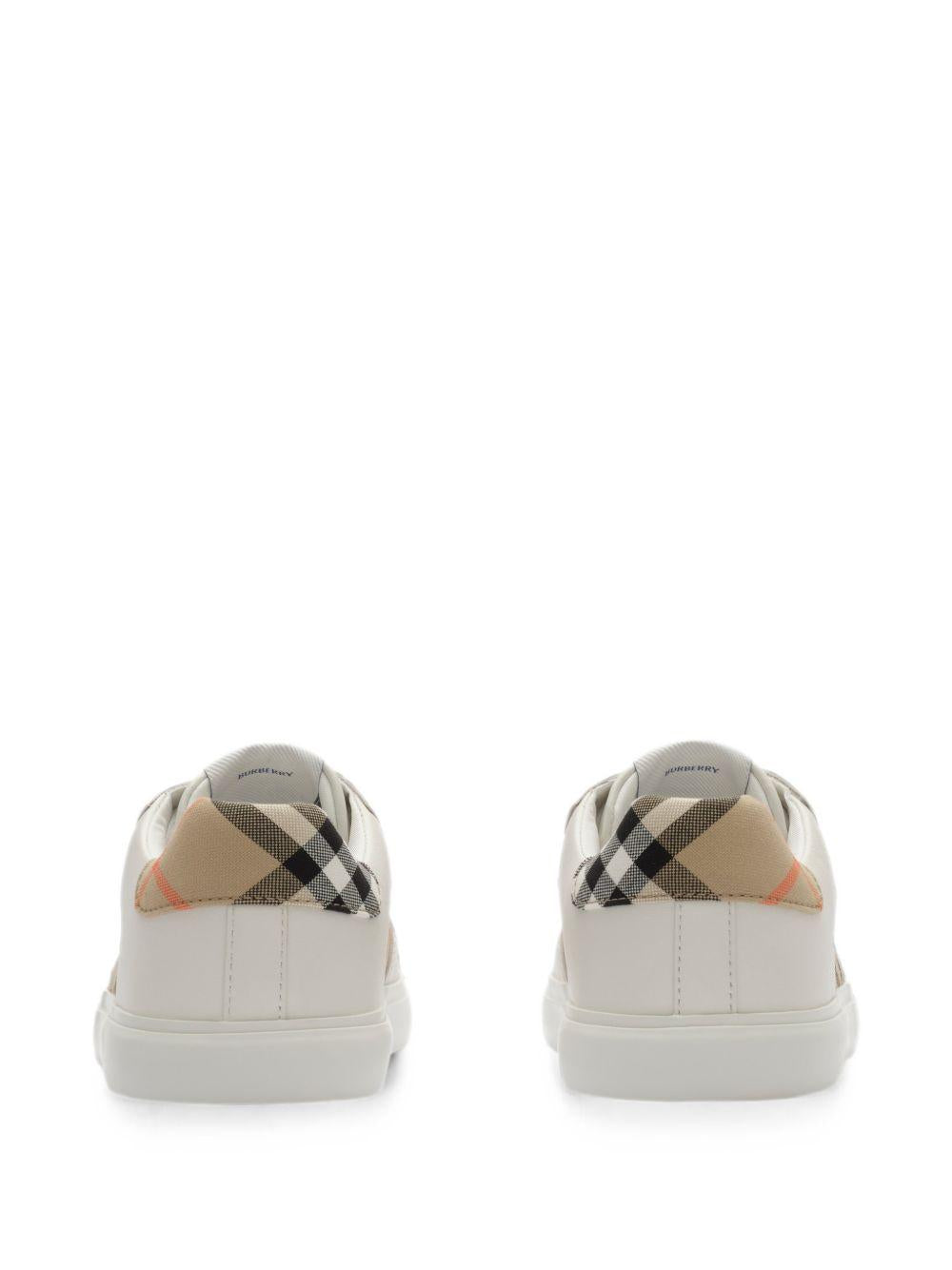 Sneakers per bambini Burberry Kids bianche con inserti con motivo Vintage Check 8122647 B9368 BURBERRY KIDS 