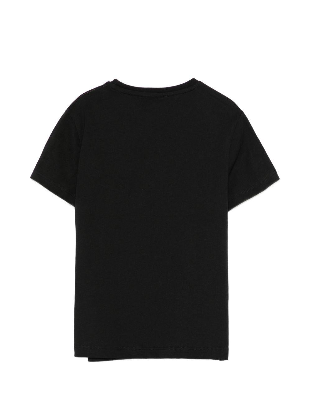 T-shirt per bambini John Richmond Junior nera con logo sul davanti RGP26017TS BLACK JOHN RICHMOND KIDS 