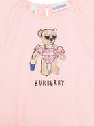 Tutina per neonata Burberry Kids rosa con stampa orsetto in costume sul davanti 8119304 C4016 BURBERRY KIDS 