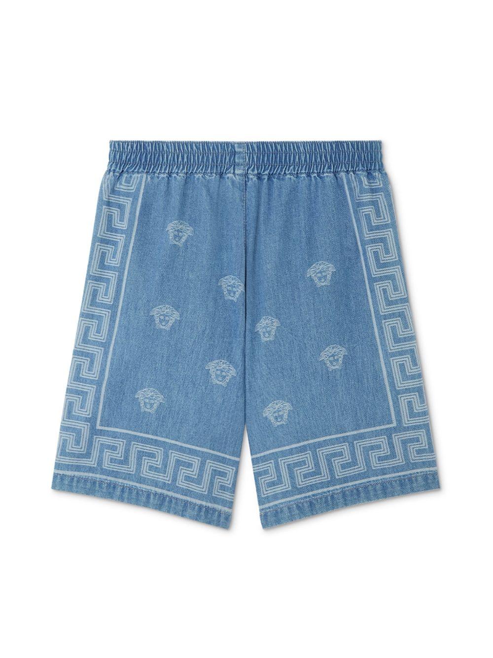 Shorts per bambino Versace Kids Medusa Bandana in denim con motivo testa di Medusa 10182661A13070 1D190 VERSACE KIDS 