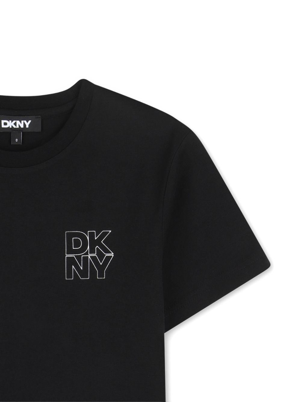 T-shirt per bambino DKNY Kids nera con logo D62546 09B DKNY KIDS 