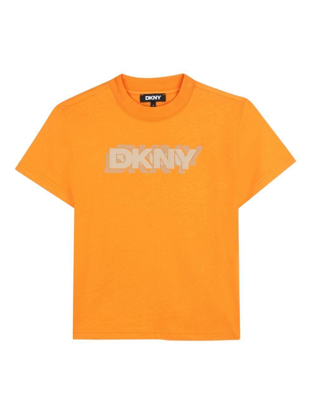 T-shirt per bambino Dkny Kids arancione con dettaglio logo sul davanti D62550 423 DKNY KIDS 
