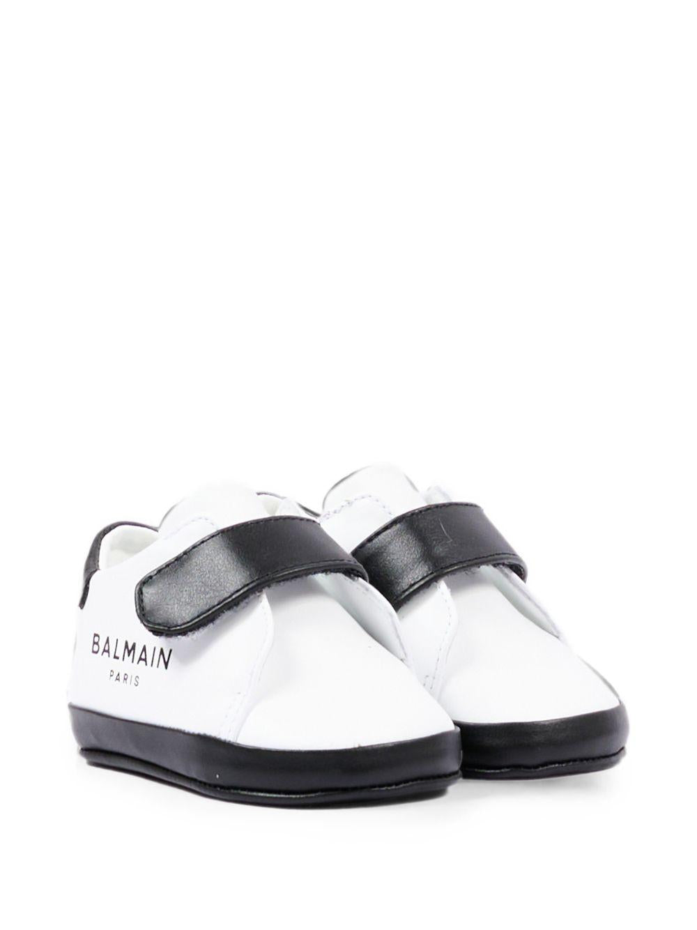Sneakers per neonati Balmain Kids bianche e nere con logo sul davanti BZ0336 Y0051 100NE BALMAIN KIDS 