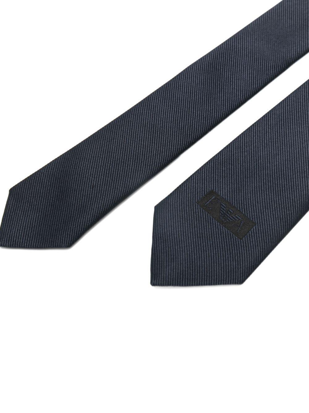 Cravatta per bambino Emporio Armani Kids blu navy con dettaglio logo EB000843 AF23749 UB137 EMPORIO ARMANI KIDS 
