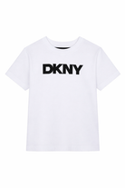 T-shirt per bambini DKNY Kids bianca con logo sul davanti D62617 10P DKNY KIDS 