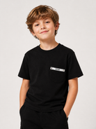 T-shirt per bambino Moschino Kids nera con taschino sul petto HUM060LAA57 60100 MOSCHINO KIDS 