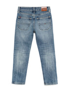 Jeans affusolati per bambino Tommy Hilfiger Junior blu con applicazione posteriore con logo - Rubino Kids