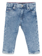 Jeans dritti per neonato Tommy Hilfiger Junior blu con passanti - Rubino Kids