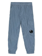 Pantaloni per bambino C.P. Company Kids blu con applicazione sulla gamba - Rubino Kids