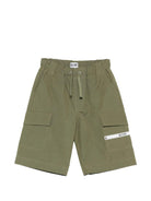 Shorts cargo per bambino Moschino Kids verde con stampa logo - Rubino Kids