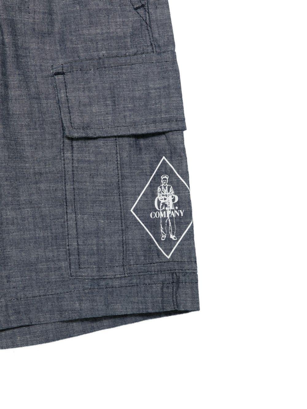 Shorts per bambino C.P. Company Kids grigi con logo sul davanti - Rubino Kids