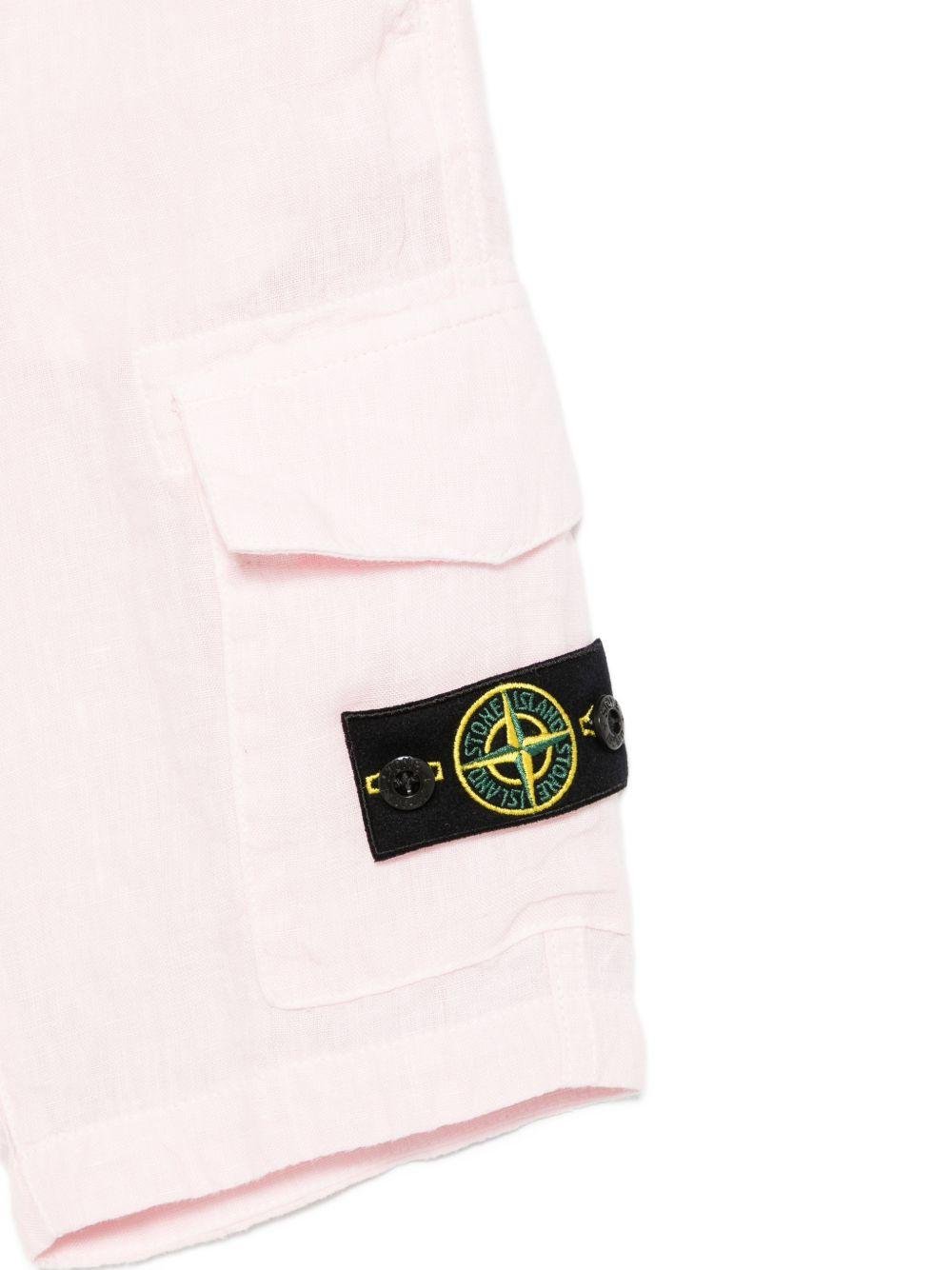 Shorts per bambino Stone Island Junior rosa con applicazione con logo - Rubino Kids