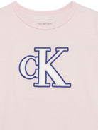 T-shirt con monogramma per bambina Calvin Klein Kids rosa con orlo dritto - Rubino Kids