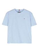 T-shirt con ricamo per bambino Tommy Hilfiger azzurro con orlo dritto - Rubino Kids