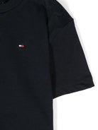 T-shirt con ricamo per neonato Tommy Hilfiger blu con logo sul petto - Rubino Kids