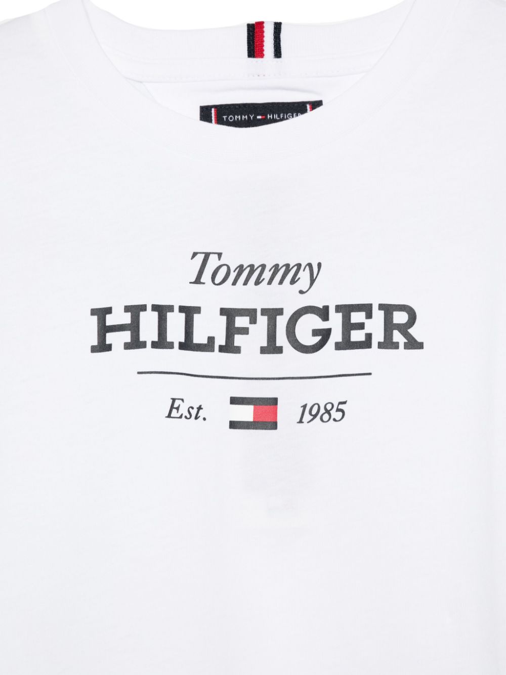 T-shirt con stampa per bambino Tommy Hilfiger Junior bianco con logo sulla manica - Rubino Kids