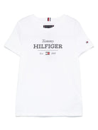 T-shirt con stampa per bambino Tommy Hilfiger Junior bianco con logo sulla manica - Rubino Kids